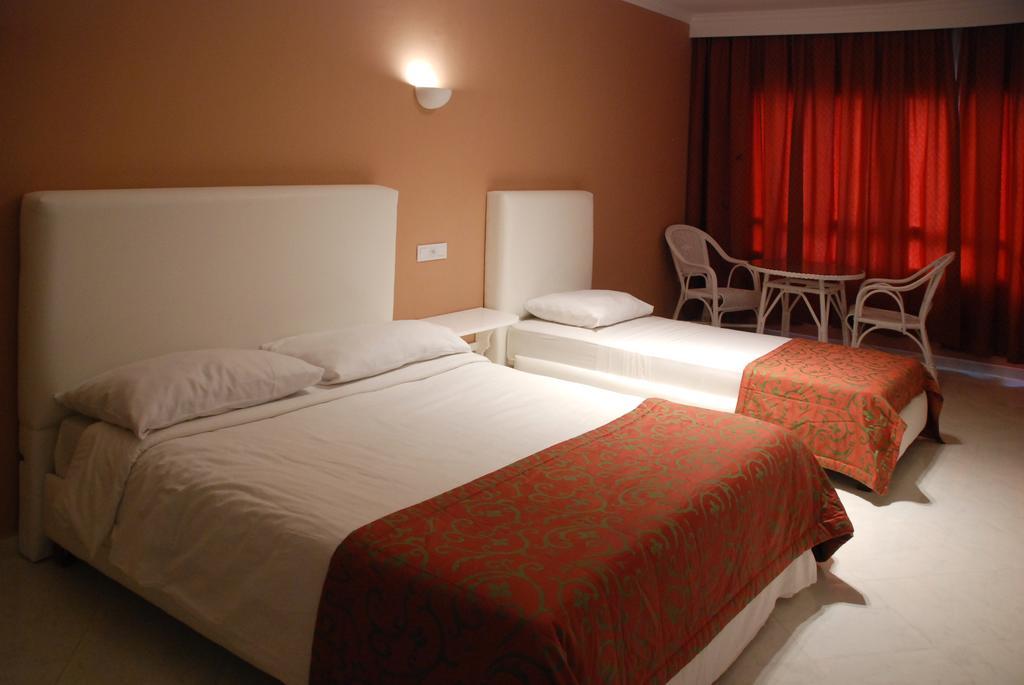 Azayla Hotel Asilah Buitenkant foto